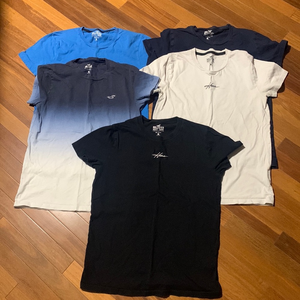 5 Hollister size XS t-shirts